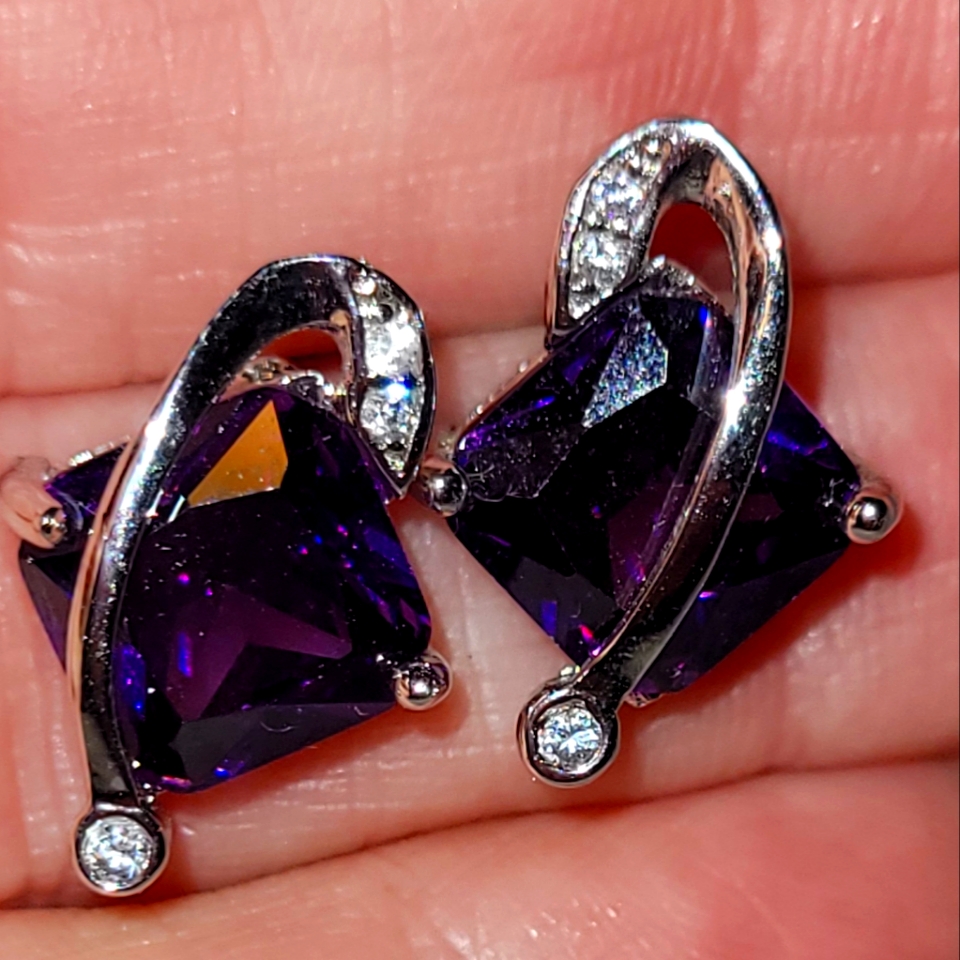 Amethyst Earrings With Several Stone